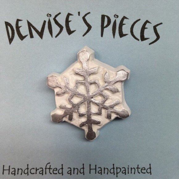 Christmas Pin Brooch Plaster Handcrafted White Silver Snowflake Winter - Picture 1 of 2